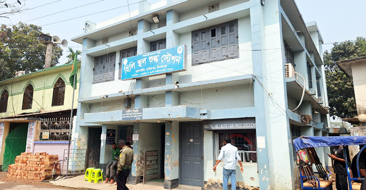 এক সপ্তাহে হিলি দিয়ে এলো আড়াই হাজার টন পাট বীজ